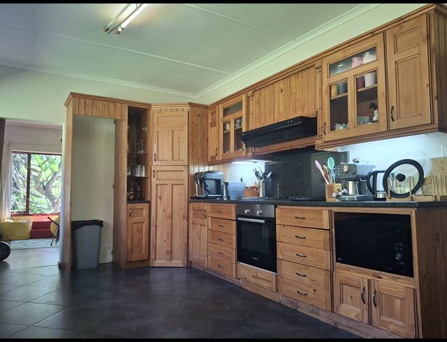 4 BEDROOM HOUSE RENTED IN HILTON CENTRAL